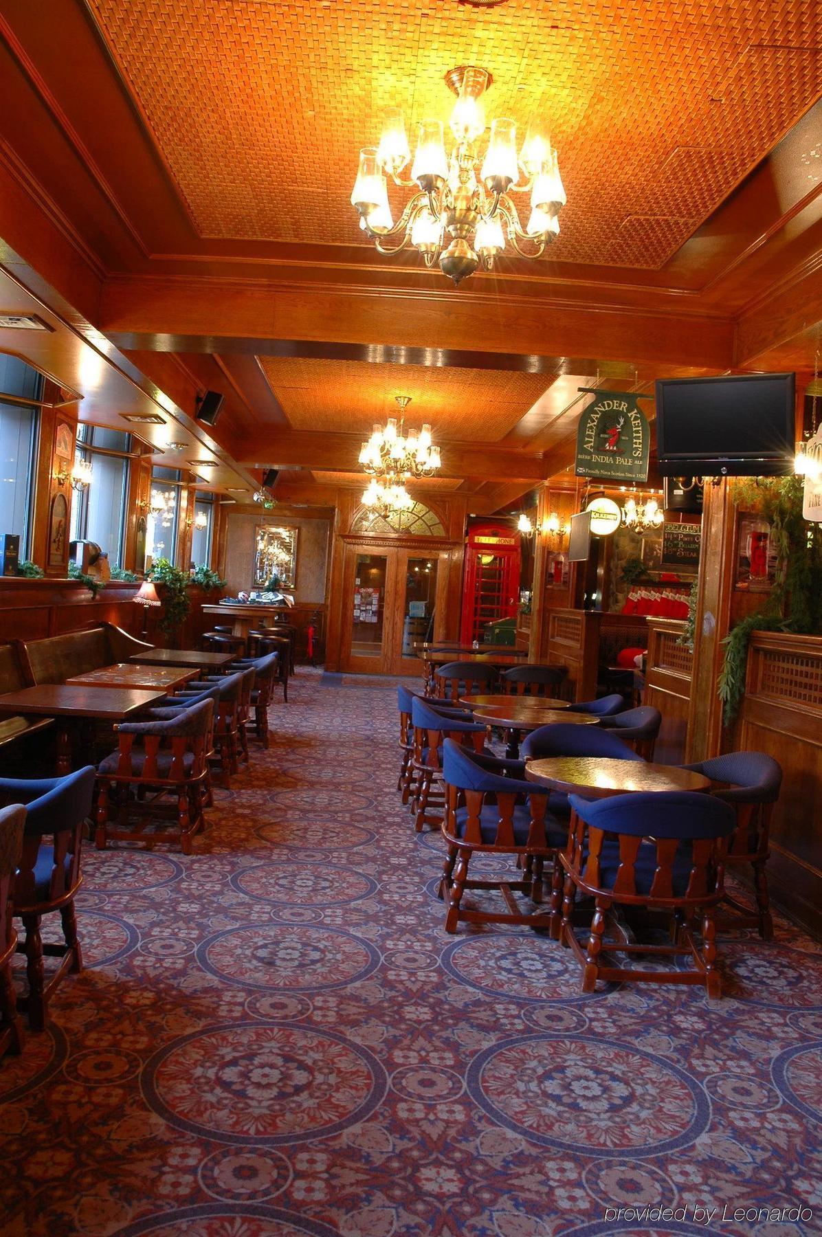 Hotel Senator Саскатун Ресторан фото